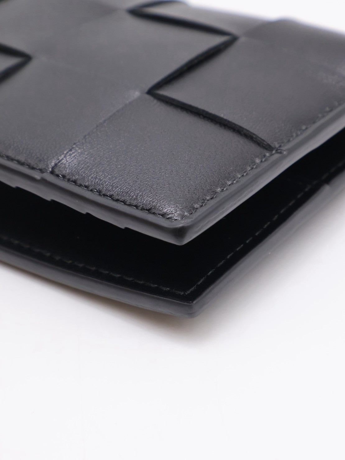 BOTTEGA VENETA Cassette經典編織護照夾 - 黑