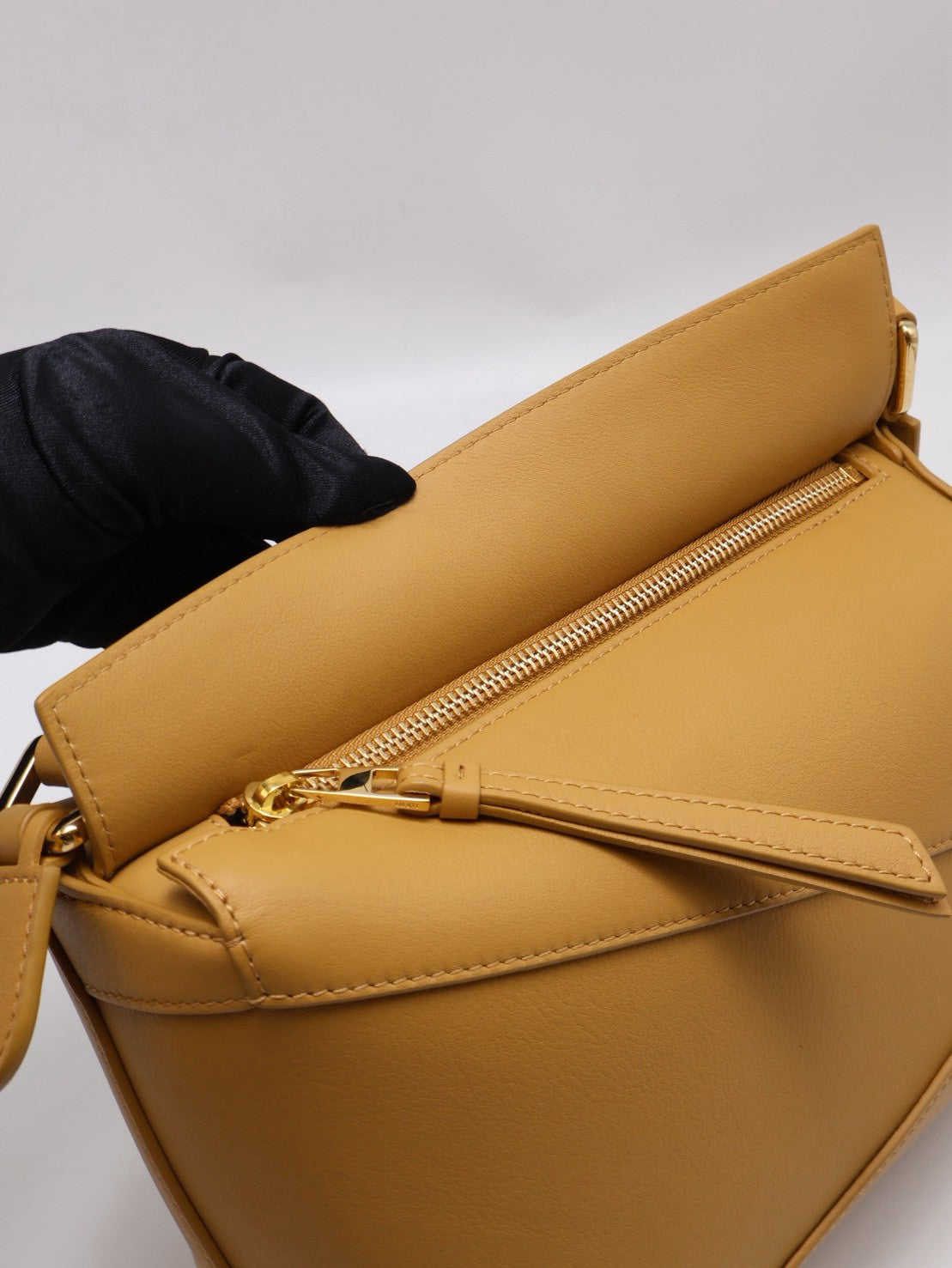 LOEWE Puzzle小牛皮手袋 - 小號薑黃色