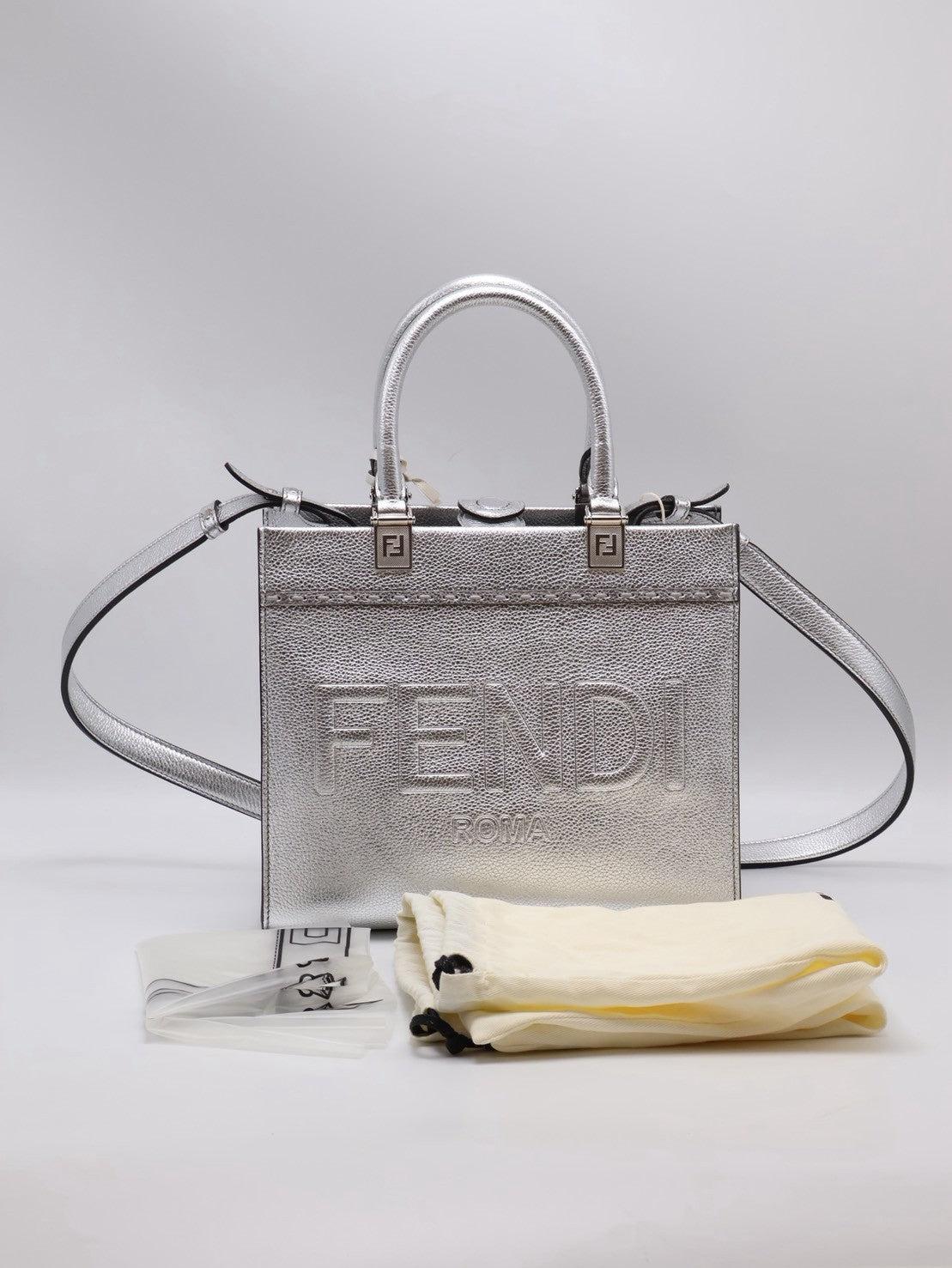 FENDI SumShine Tote - 銀