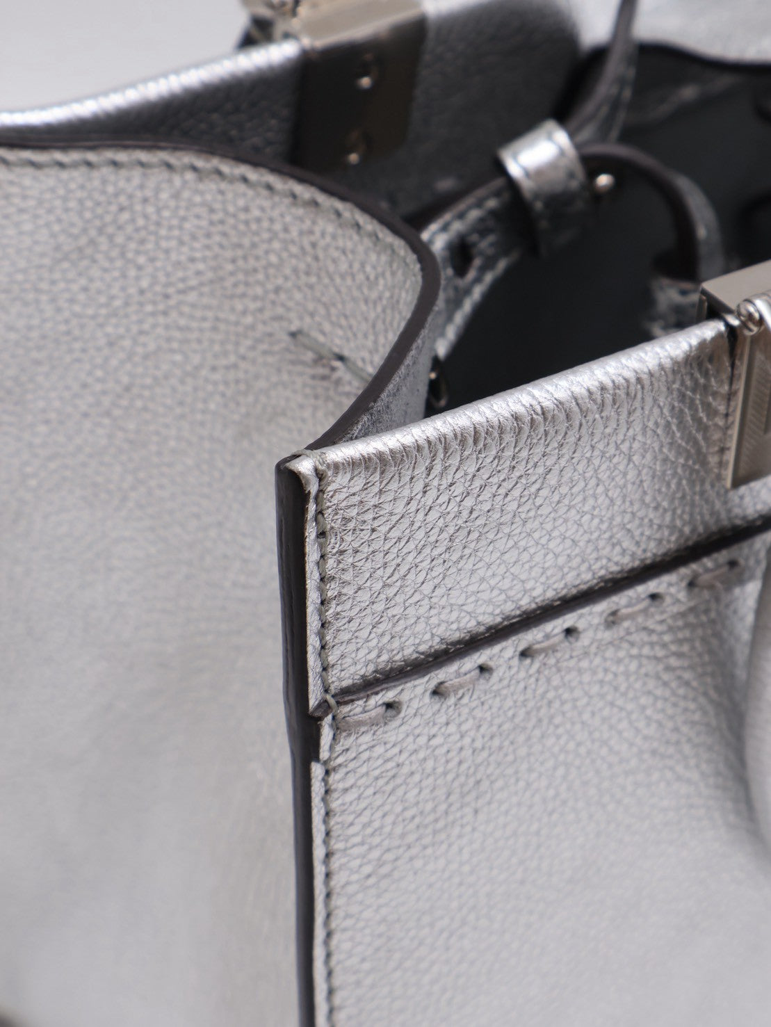 FENDI SumShine Tote - 銀
