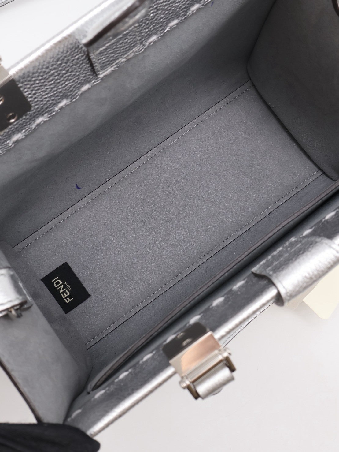 FENDI SumShine Tote - 銀