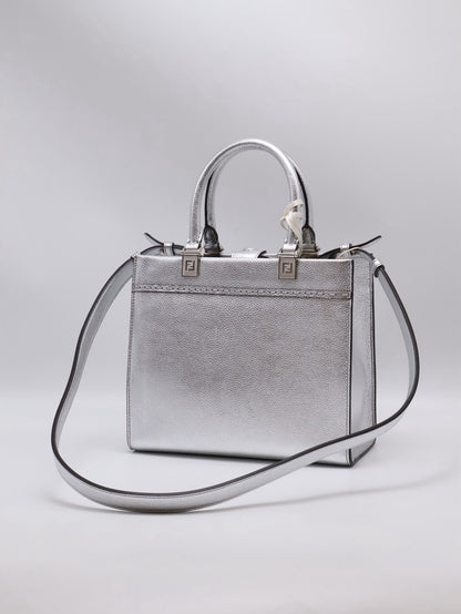 FENDI SumShine Tote - 銀