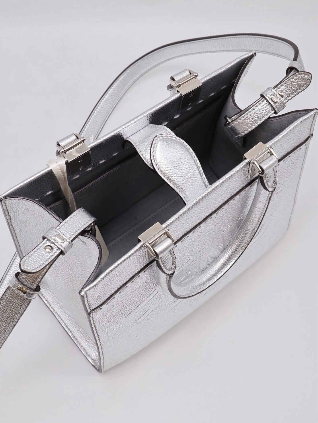 FENDI SumShine Tote - 銀