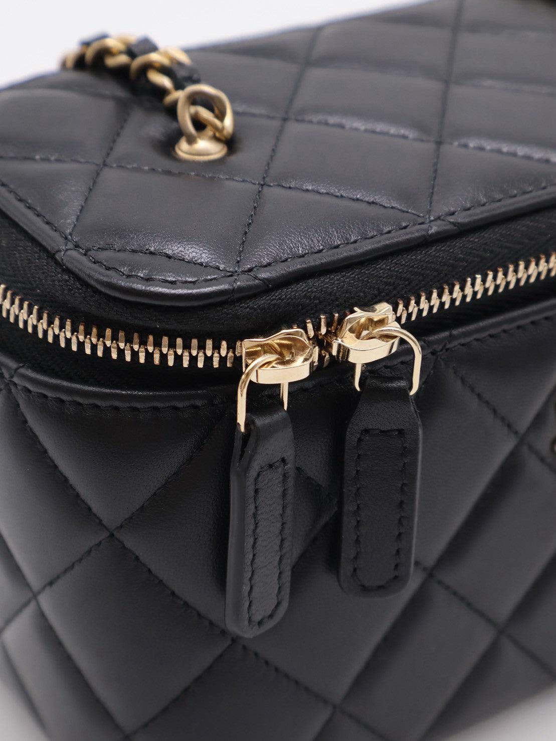 CHANEL 經典羊皮金球長盒子 - 黑金