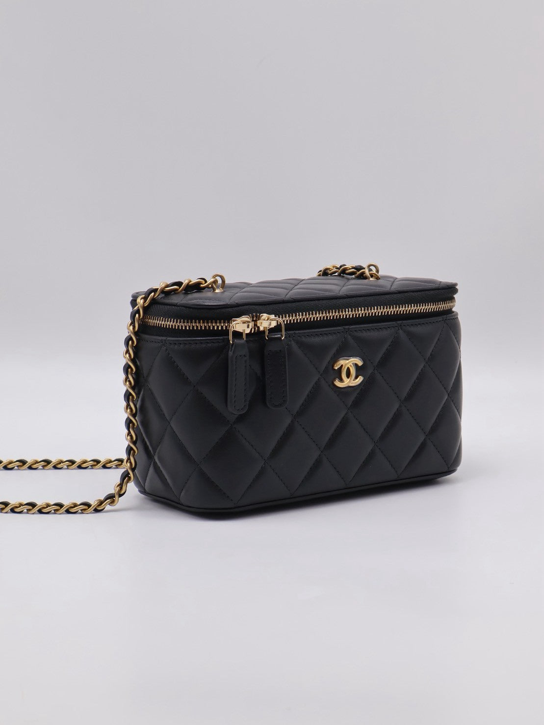 CHANEL 經典羊皮金球長盒子 - 黑金