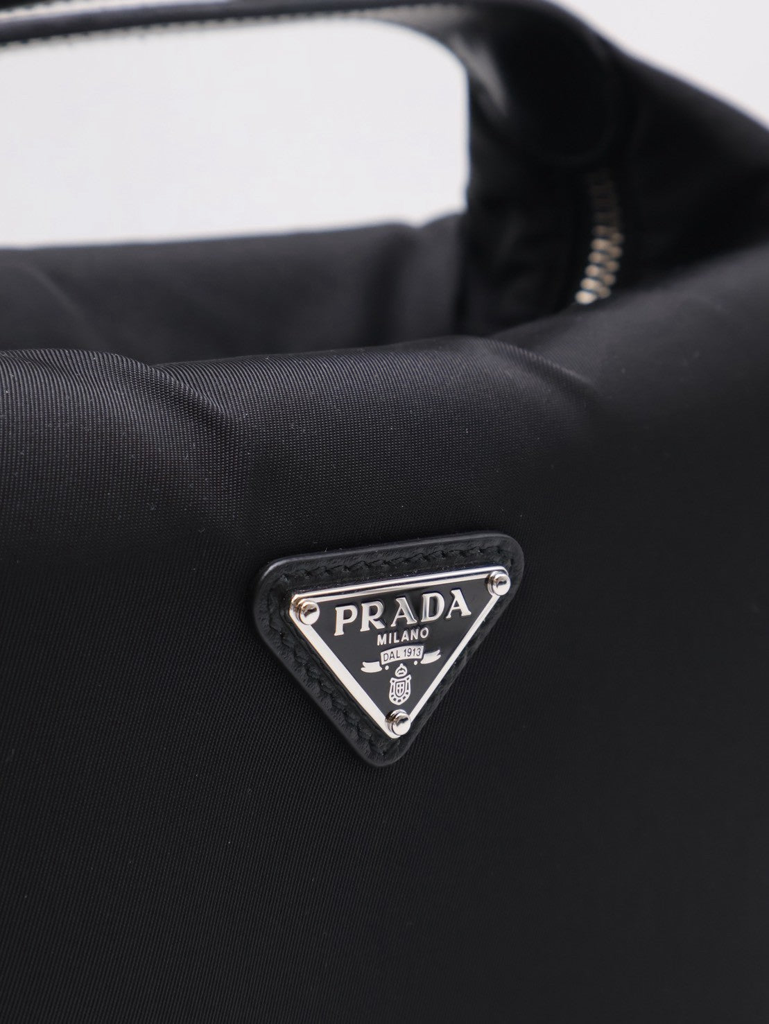 PRADA Cherie Re-Nylon飯盒包