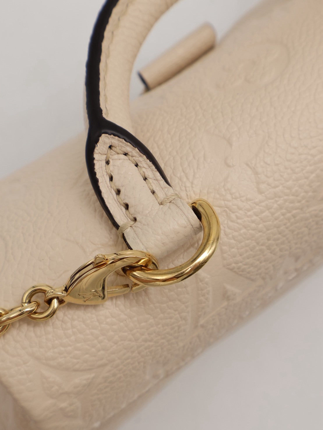 LOUIS VUITTON Nano Madeleine郵差包 - 白