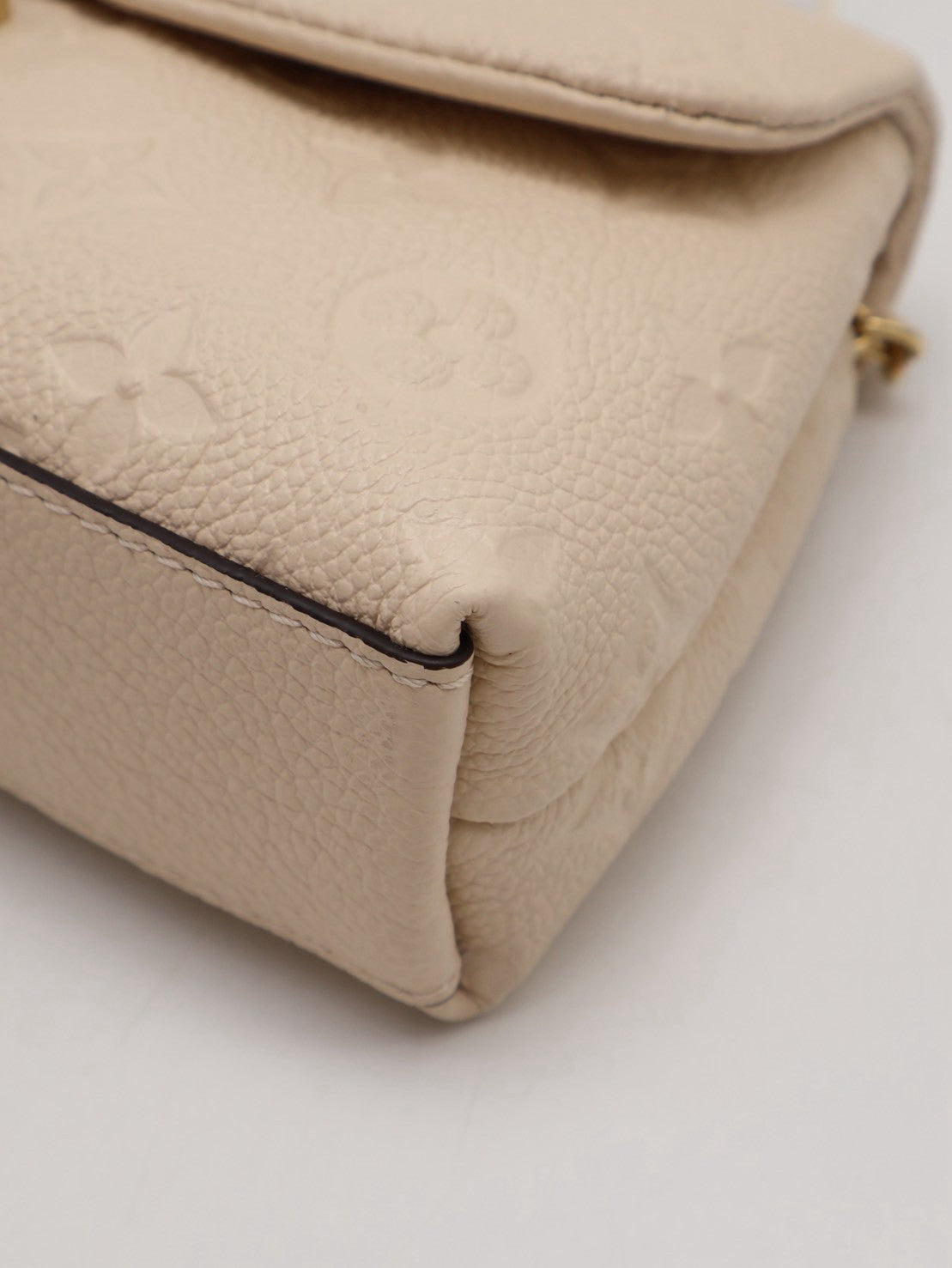 LOUIS VUITTON Nano Madeleine郵差包 - 白