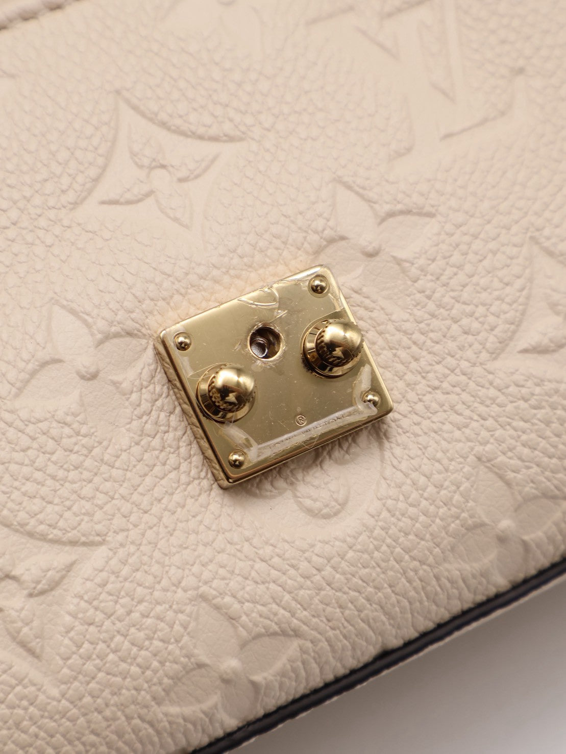 LOUIS VUITTON Nano Madeleine郵差包 - 白