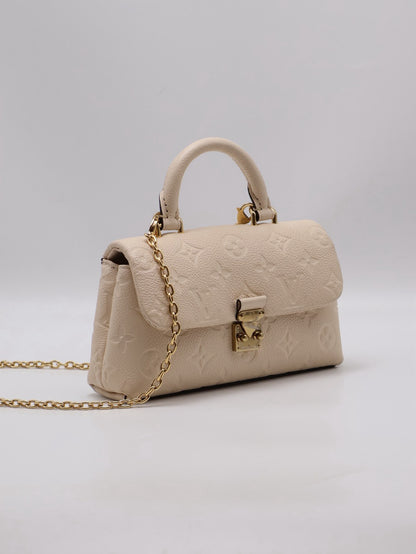 LOUIS VUITTON Nano Madeleine郵差包 - 白