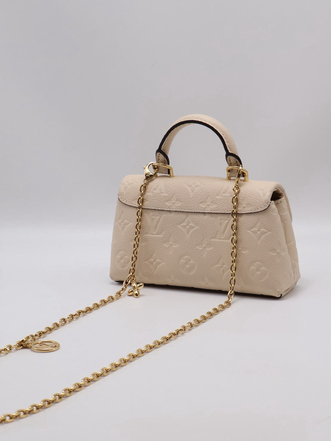 LOUIS VUITTON Nano Madeleine郵差包 - 白