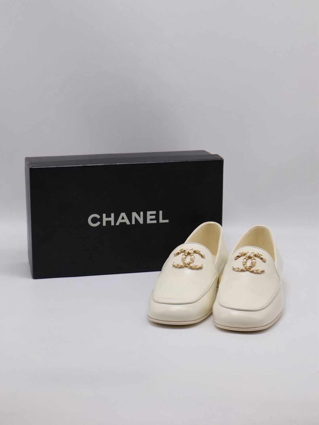 CHANEL 23C小羊皮樂福鞋 - 米白 38