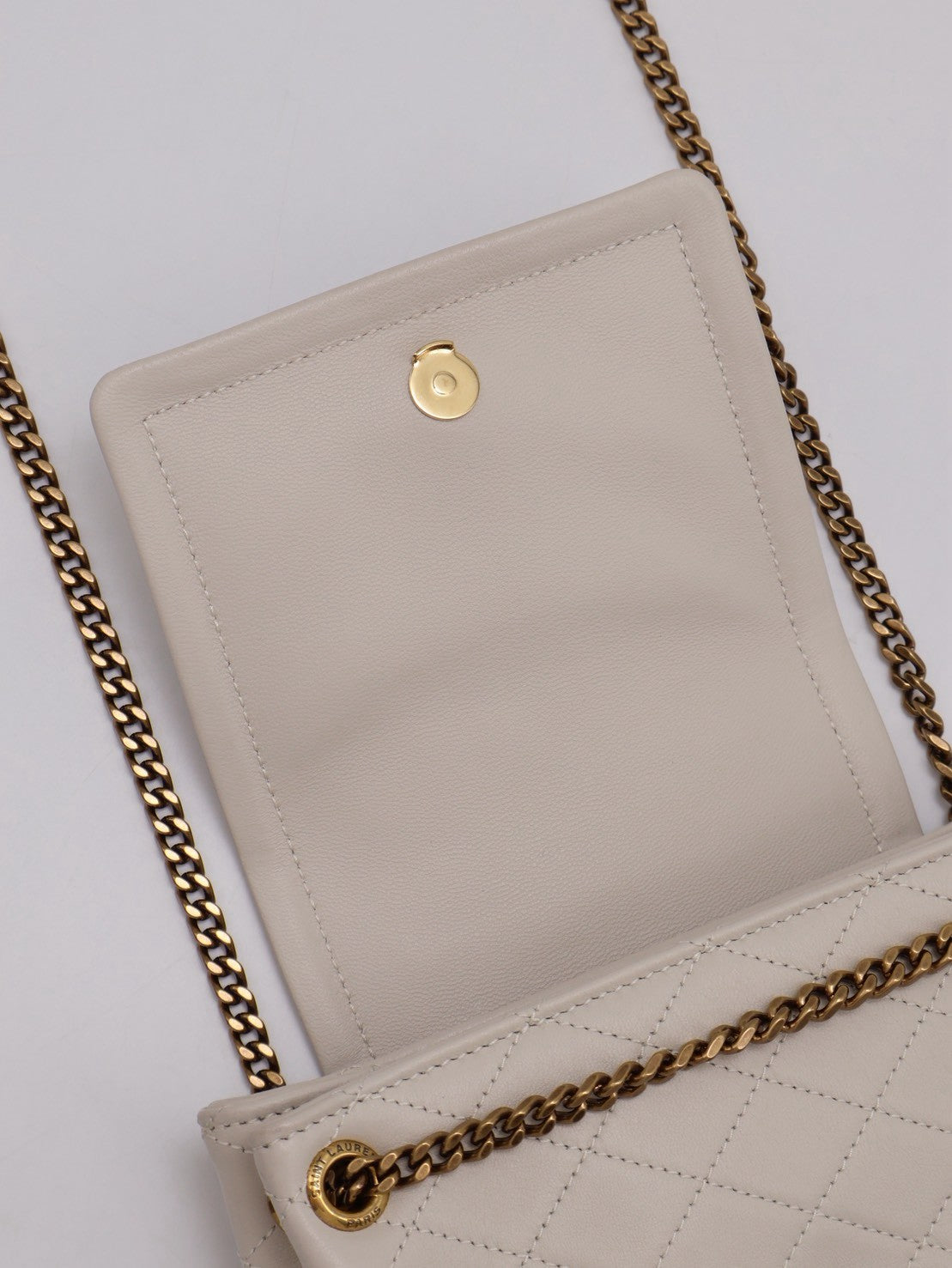 YSL Mini Nolita羊皮斜背包 - 白金