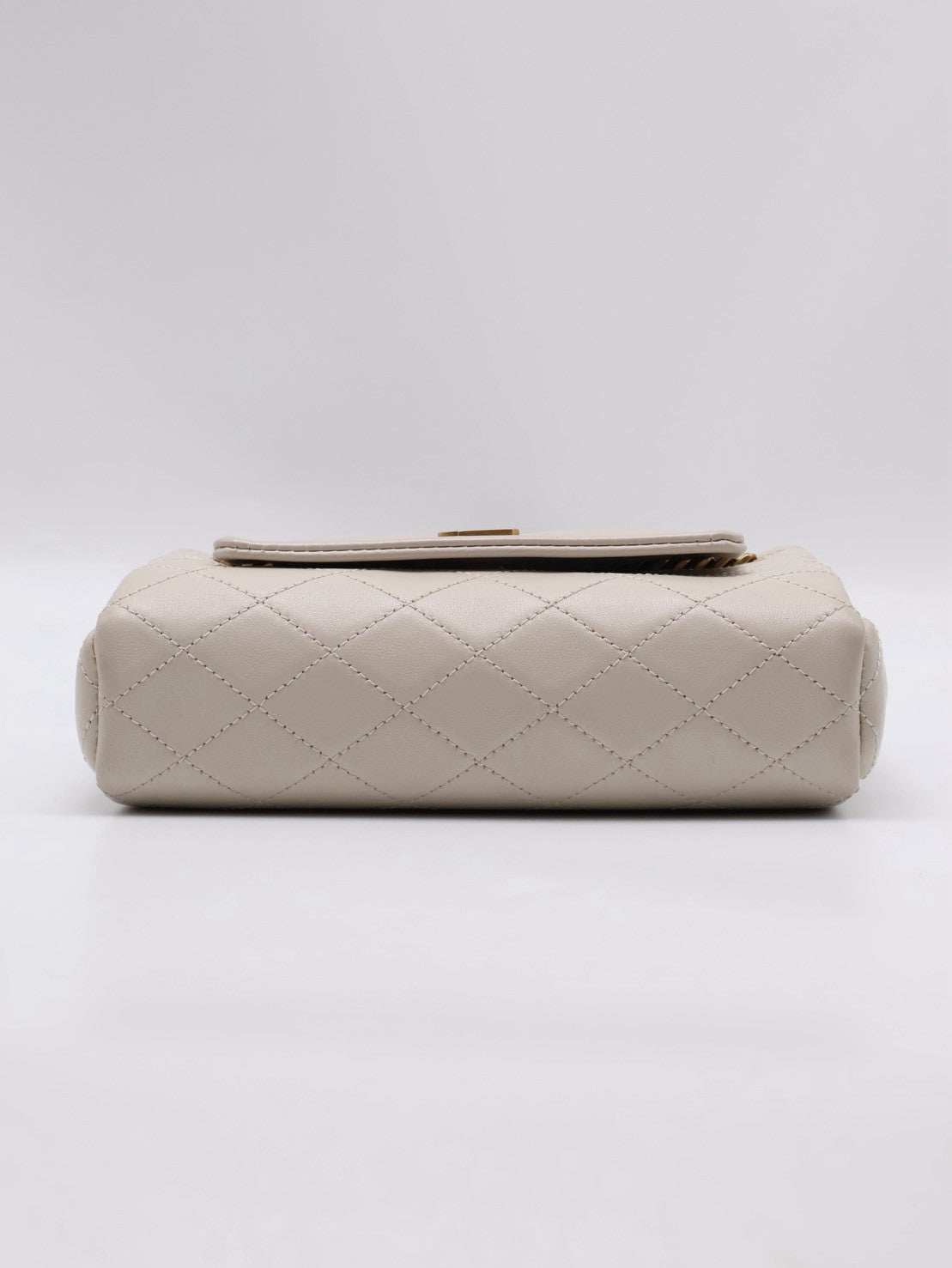 YSL Mini Nolita羊皮斜背包 - 白金