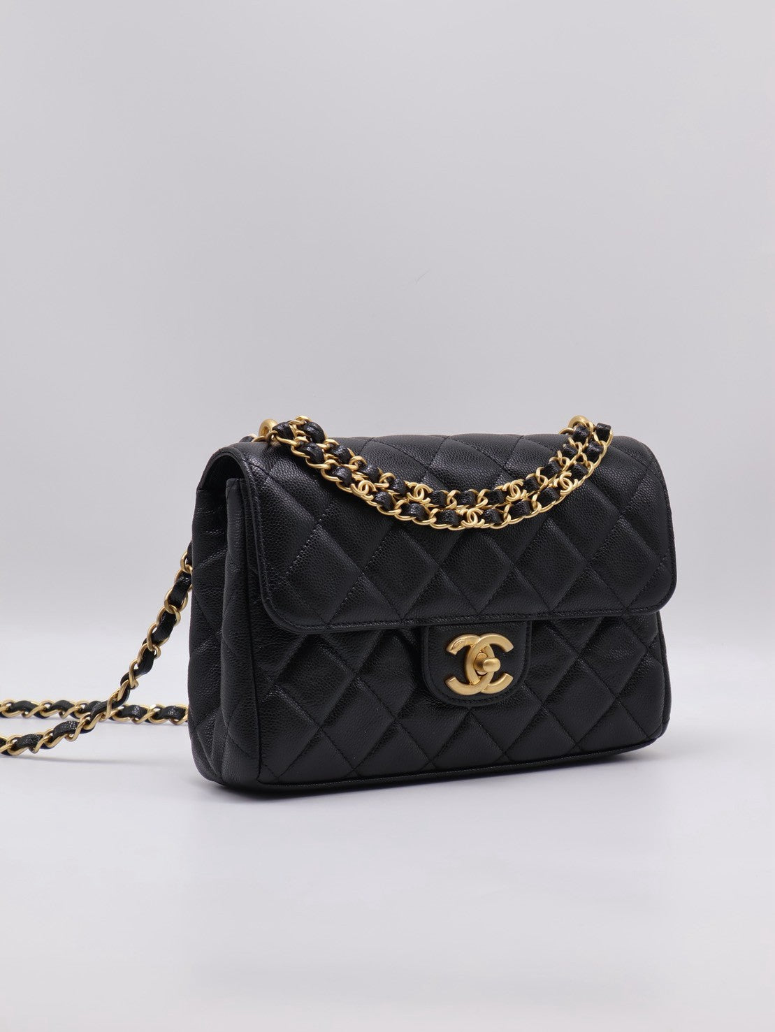 CHANEL 25P皮穿鍊手提斜背包 - 中號黑金
