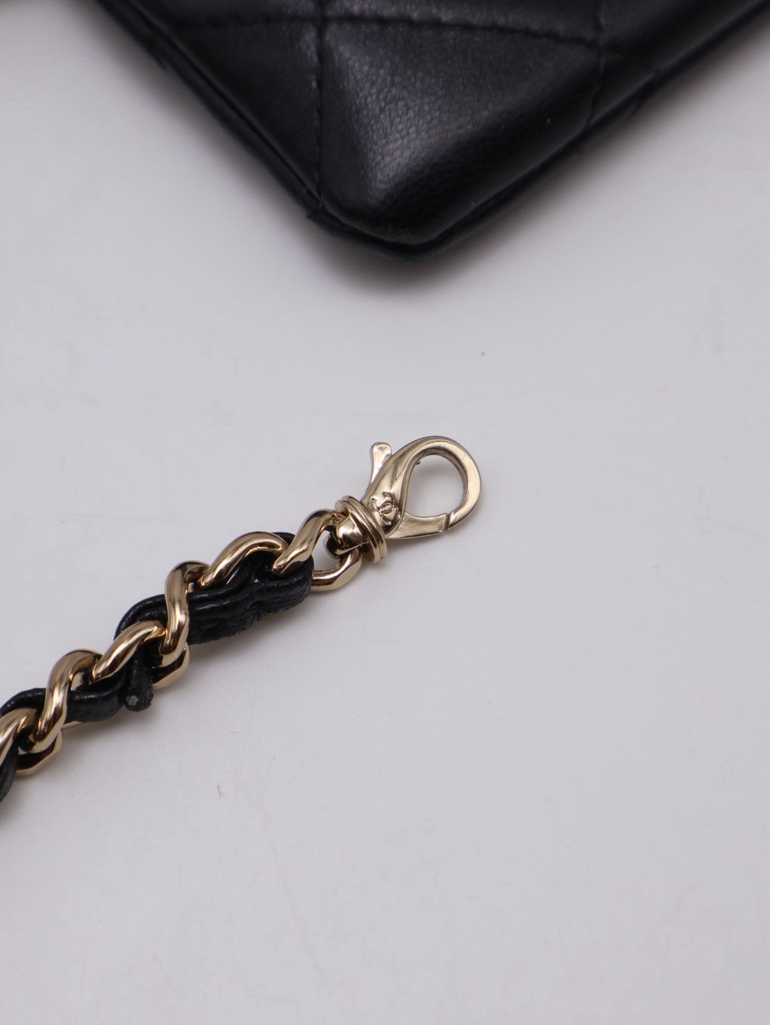 CHANEL 25S漁網網格單肩包
