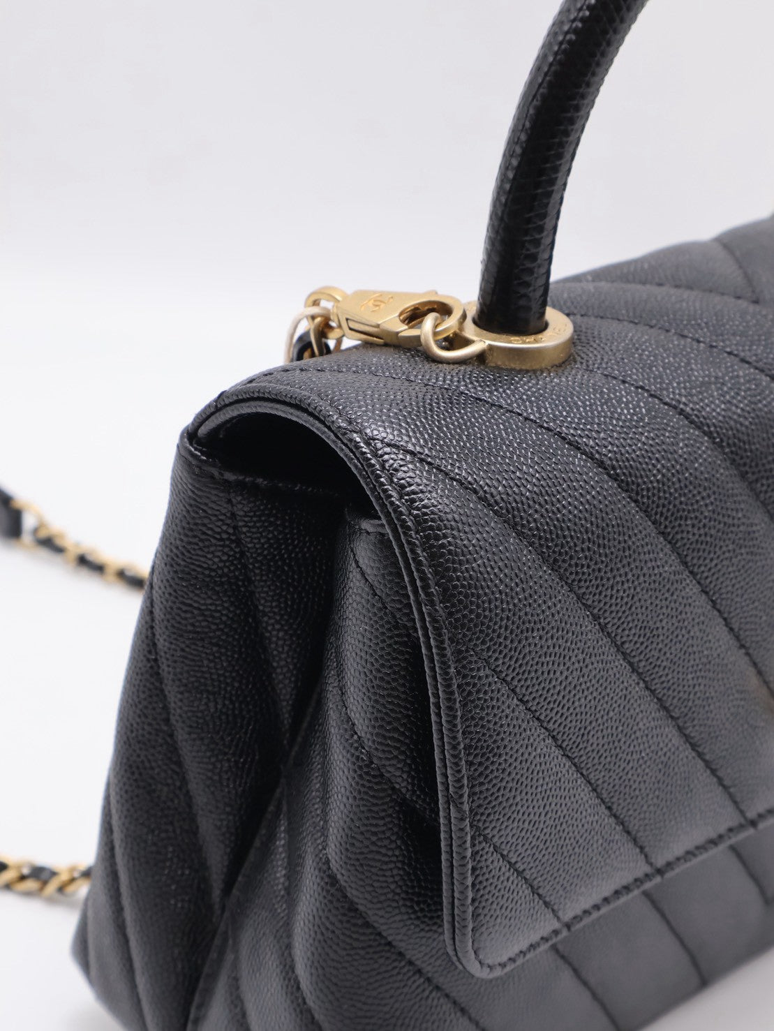 CHANEL Coco Handle V紋 -  小號黑金26開