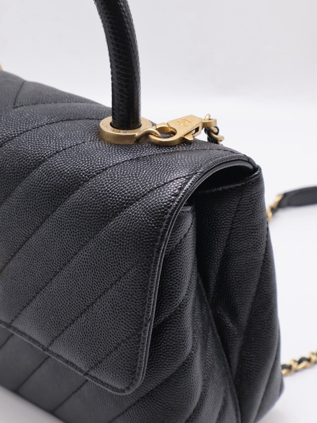 CHANEL Coco Handle V紋 -  小號黑金26開