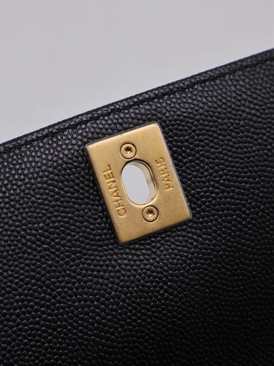 CHANEL Coco Handle V紋 -  小號黑金26開
