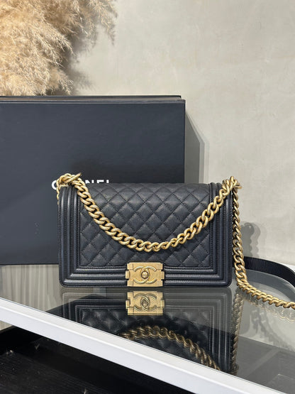 CHANEL Boy25 粒面牛皮口蓋包 - 黑金29開