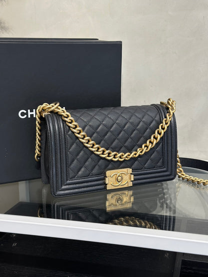 CHANEL Boy25 粒面牛皮口蓋包 - 黑金29開