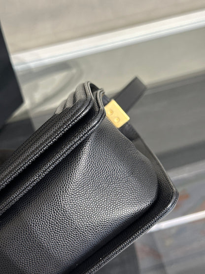 CHANEL Boy25 粒面牛皮口蓋包 - 黑金29開