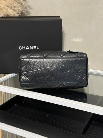 CHANEL 20C小牛皮保齡球包 - 黑銀28開