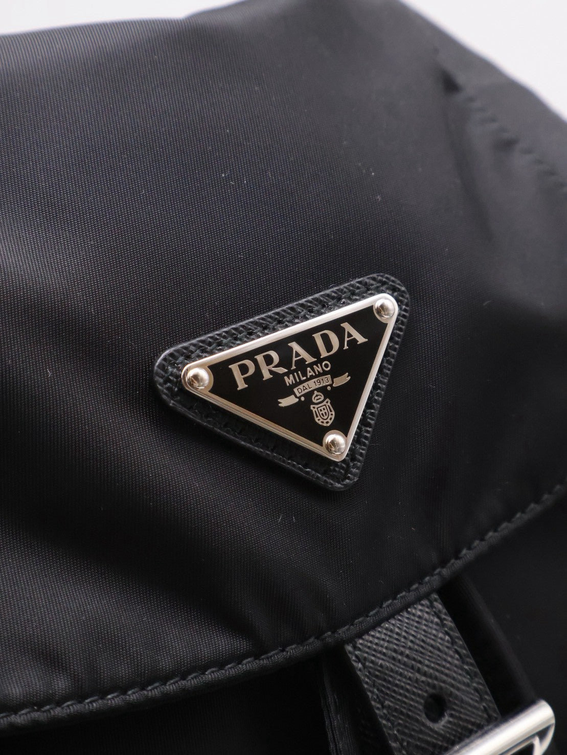 PRADA Re-Nylon雙口袋束繩後背包 - 中號黑銀