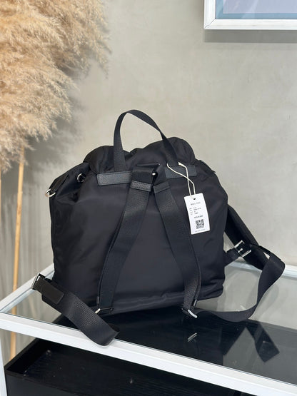 PRADA Re-Nylon雙口袋束繩後背包 - 中號黑銀