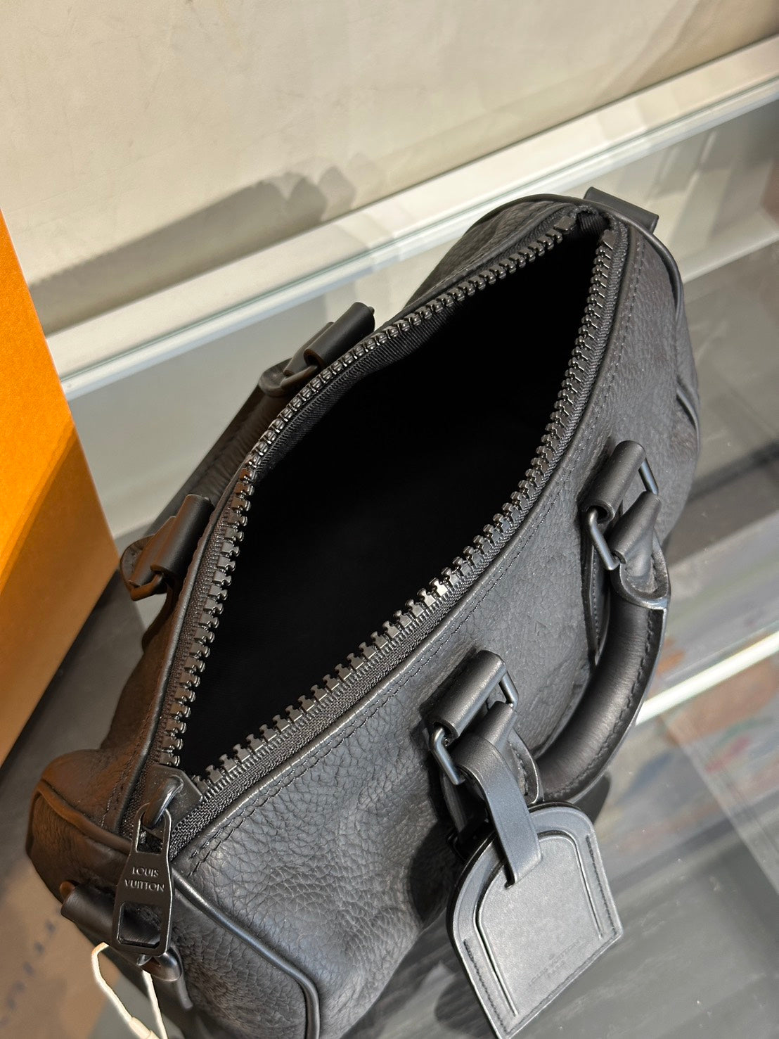 LOUIS VUITTON Kellpall 25 - 黑