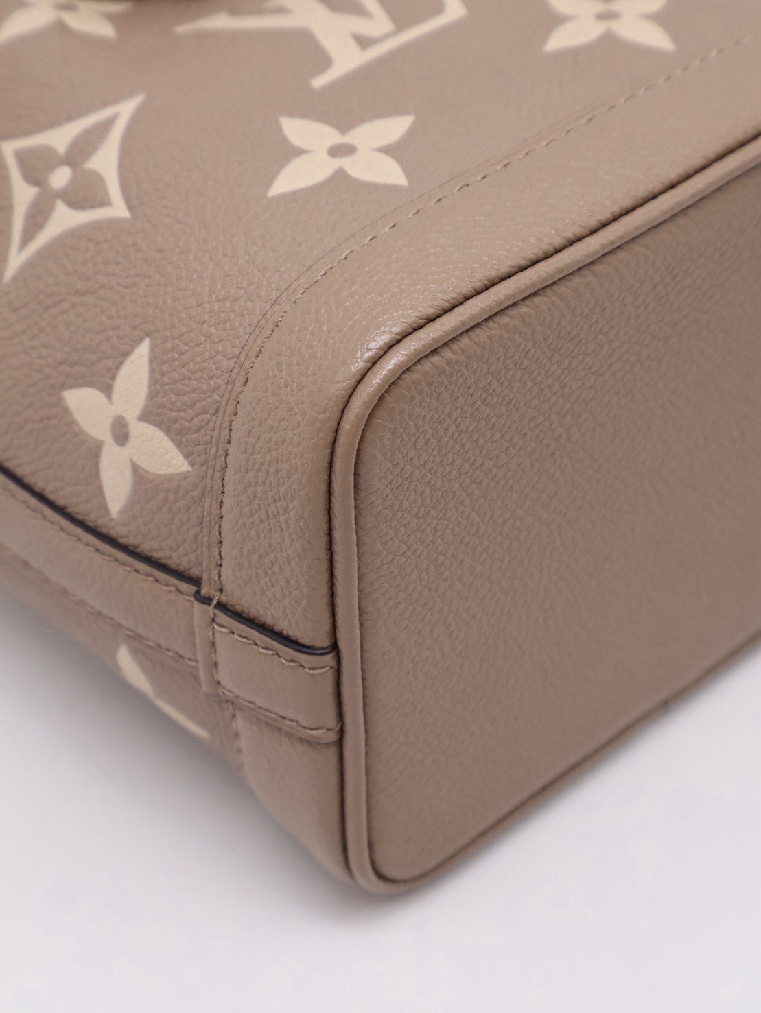 LOUIS VUITTON Nano Noe - 斑鳩灰