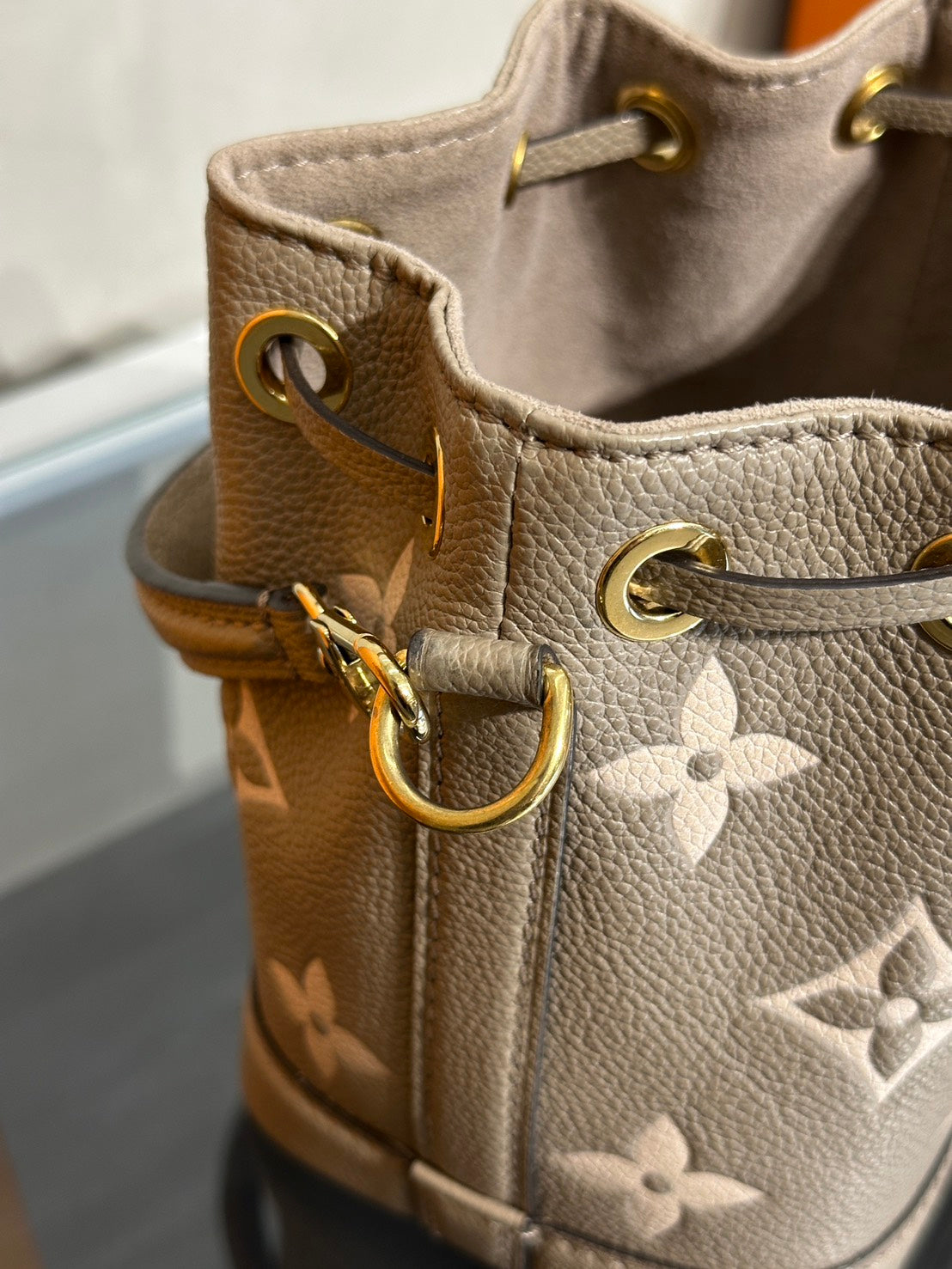 LOUIS VUITTON Nano Noe - 斑鳩灰