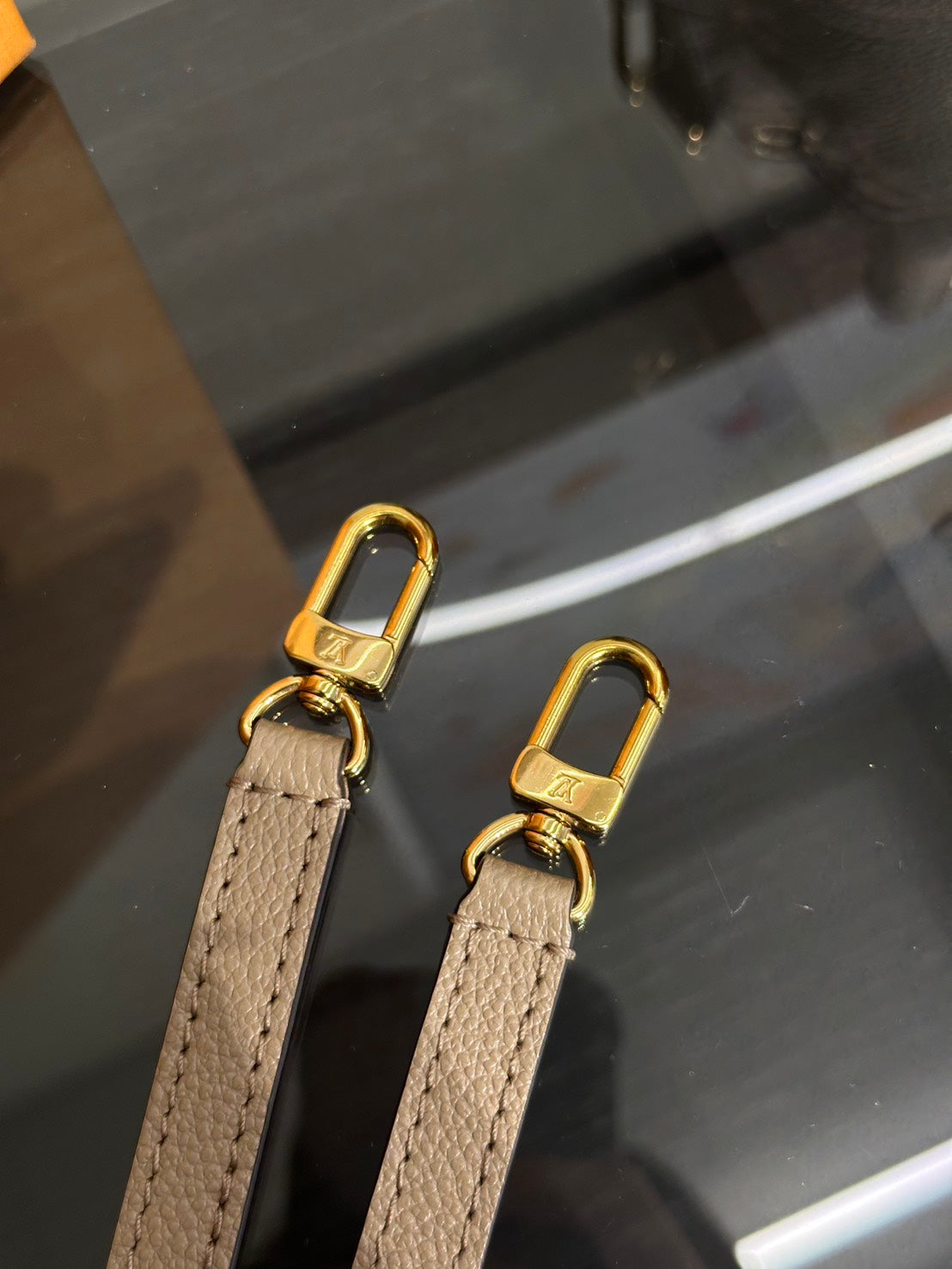 LOUIS VUITTON Nano Noe - 斑鳩灰