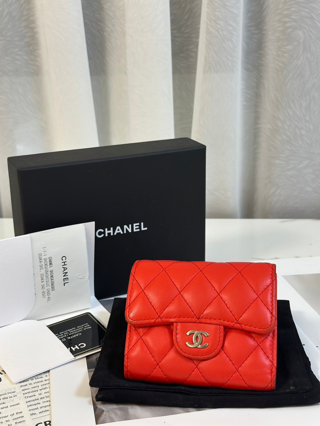 CHANEL 經典羊皮零錢袋三折短夾 - 紅銀27開