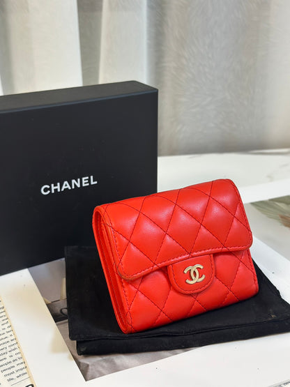 CHANEL 經典羊皮零錢袋三折短夾 - 紅銀27開