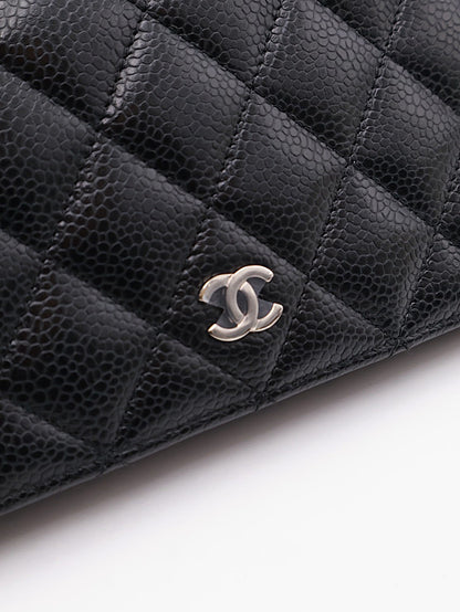 CHANEL 粒面牛皮雙折長夾 - 黑銀28開