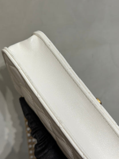 CHANEL 23P皮穿鍊雙C造型WOC - 白金