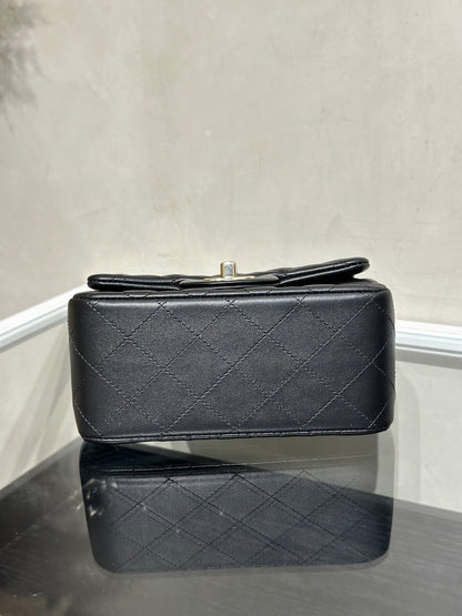 CHANEL 經典口蓋包方胖子 17 - 黑金