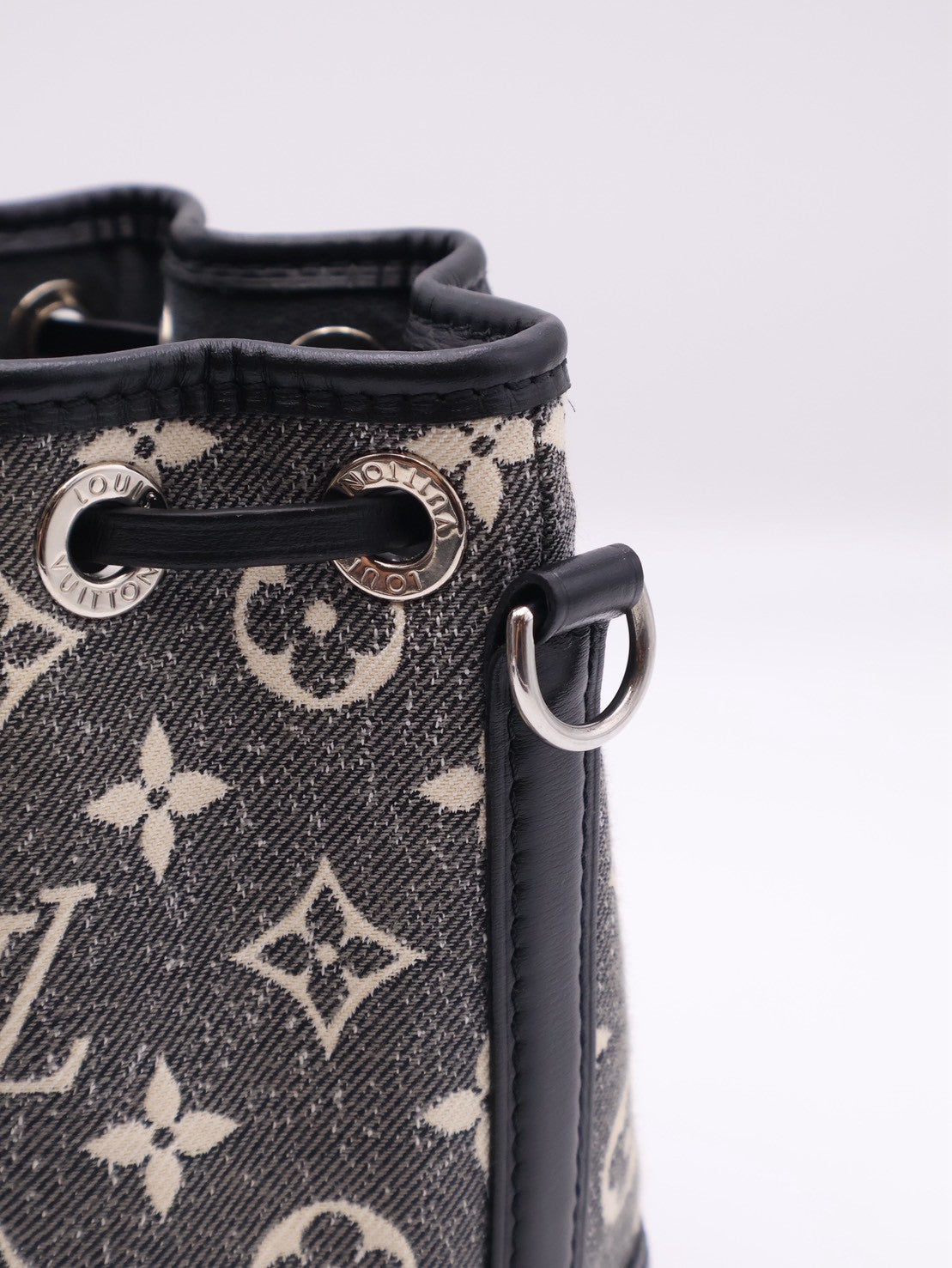 LOUIS VUITTON Nano Noe - 單寧刺繡