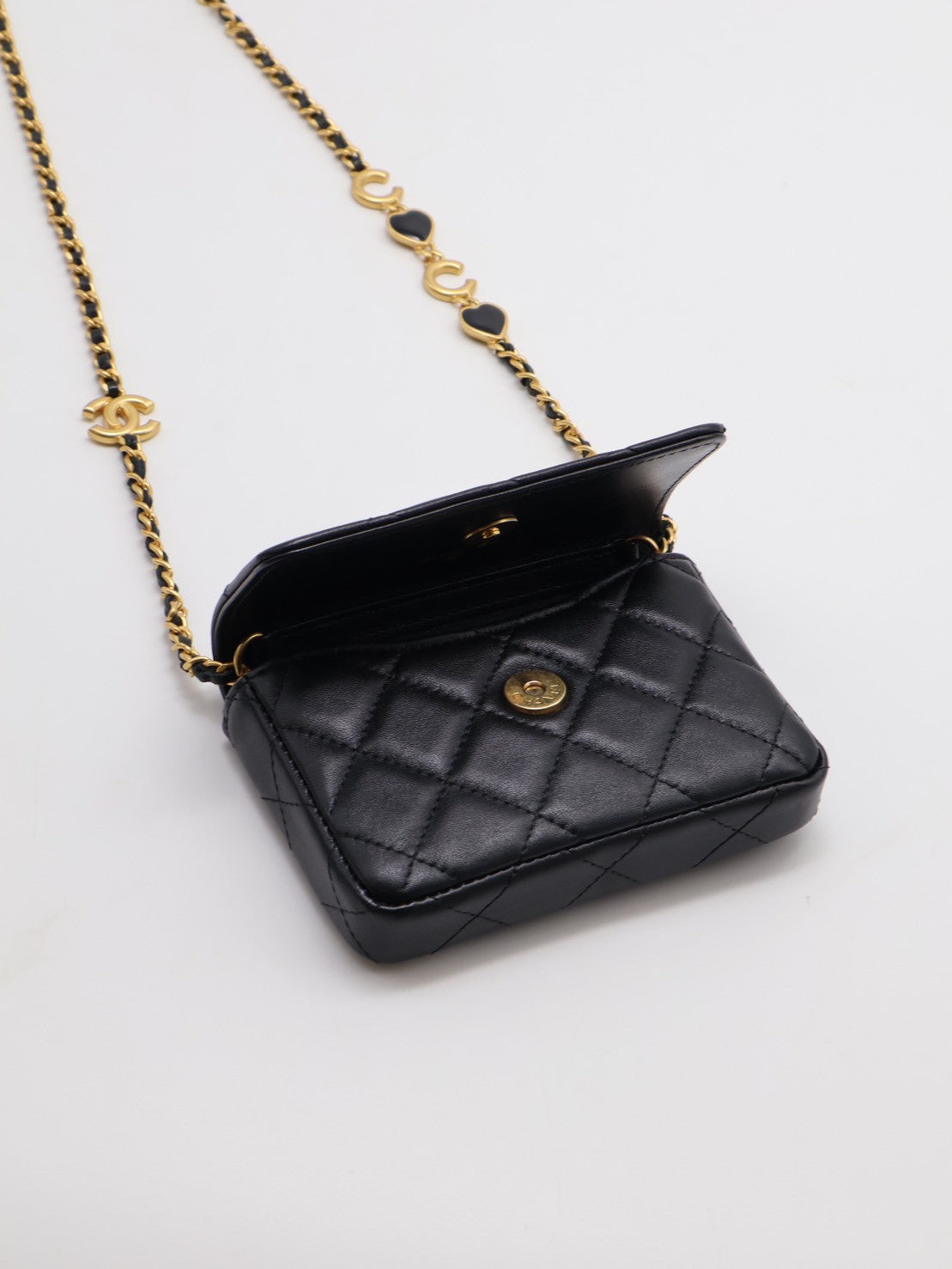 CHANEL 22K愛心鍊條小包 - 黑金