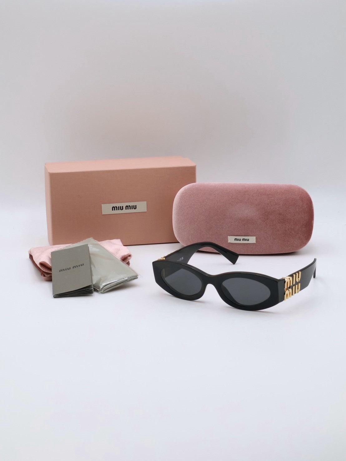 Miu Miu Glimpse 11W太陽眼鏡 - 深灰