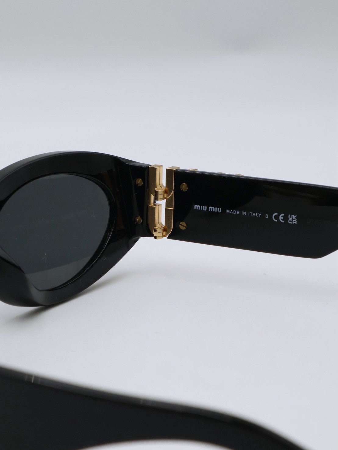 Miu Miu Glimpse 11W太陽眼鏡 - 深灰