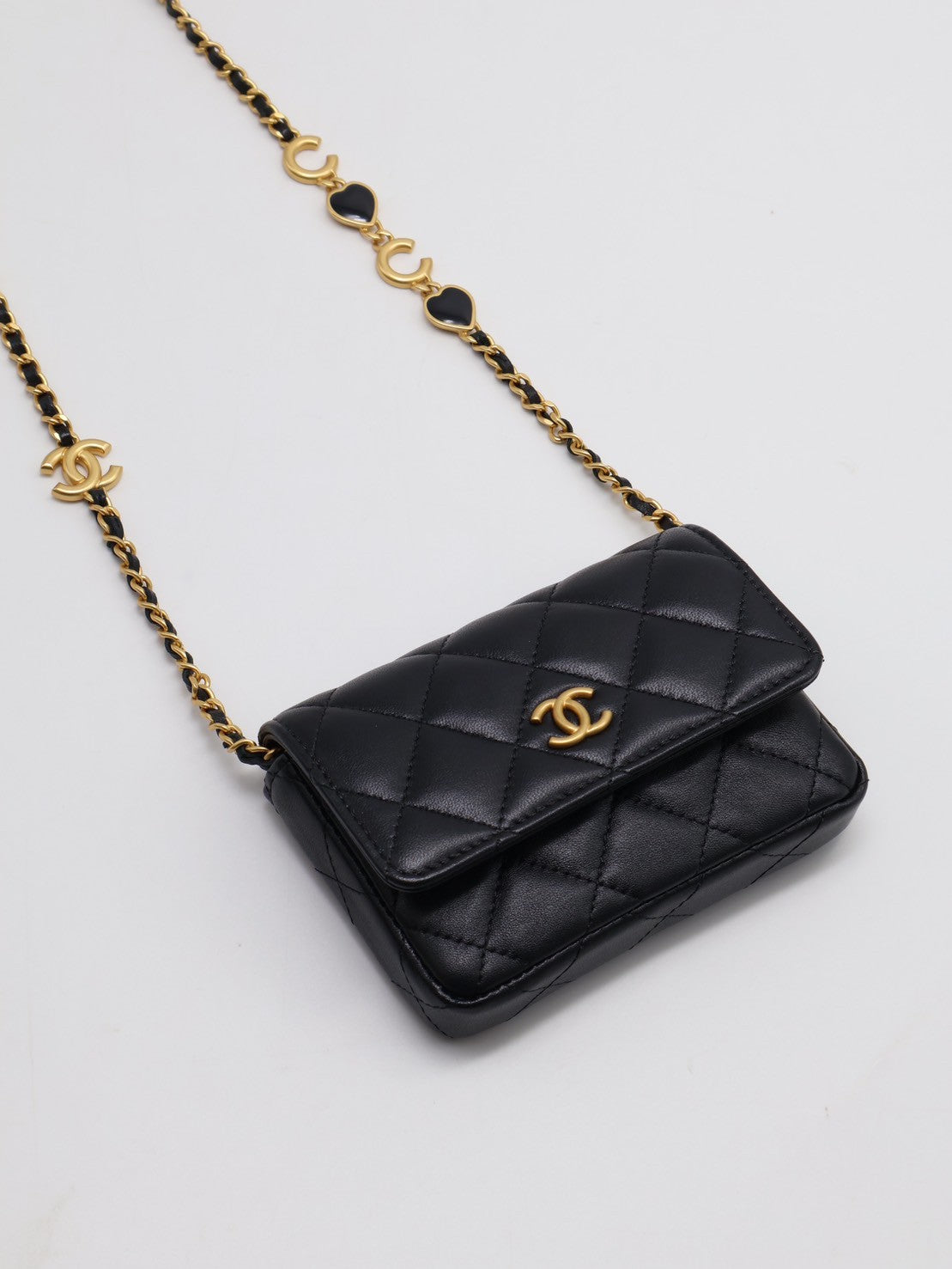 CHANEL 22K愛心鍊條小包 - 黑金