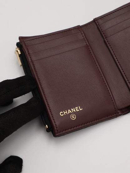 CHANEL 經典口蓋拉鍊零錢袋三折短夾 - 黑金