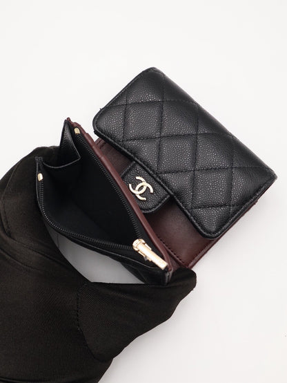 CHANEL 經典口蓋拉鍊零錢袋三折短夾 - 黑金