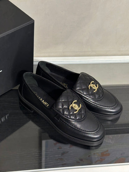 CHANEL Loafers 小羊皮樂福鞋 - 黑金 39