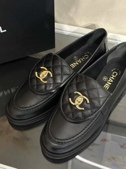 CHANEL Loafers 小羊皮樂福鞋 - 黑金 39