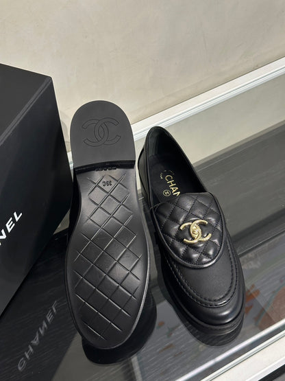 CHANEL Loafers 小羊皮樂福鞋 - 黑金 39