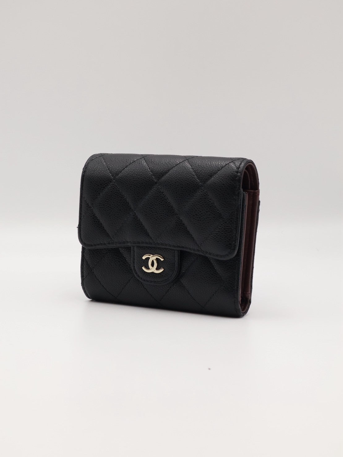 CHANEL 經典口蓋拉鍊零錢袋三折短夾 - 黑金