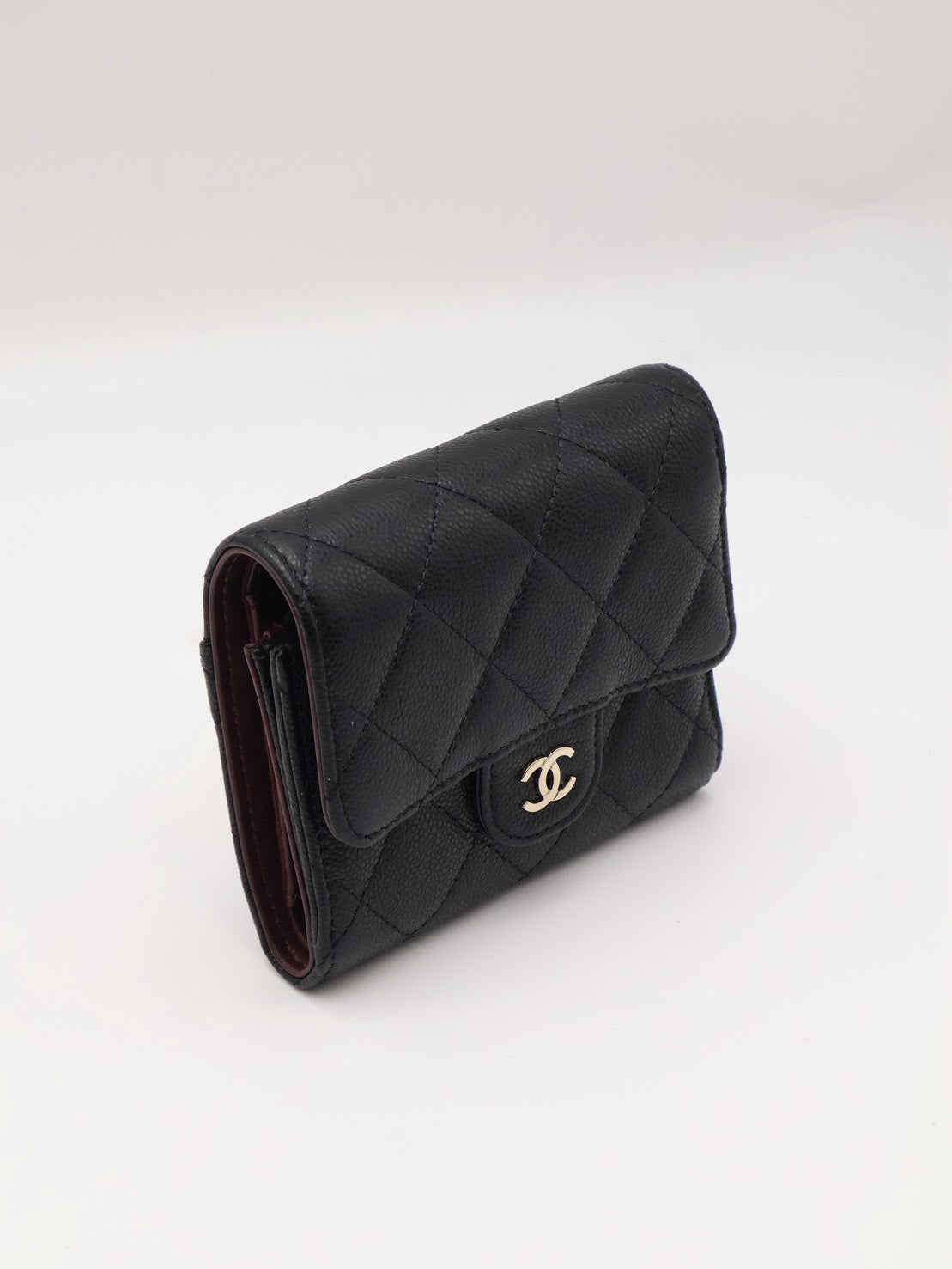 CHANEL 經典口蓋拉鍊零錢袋三折短夾 - 黑金